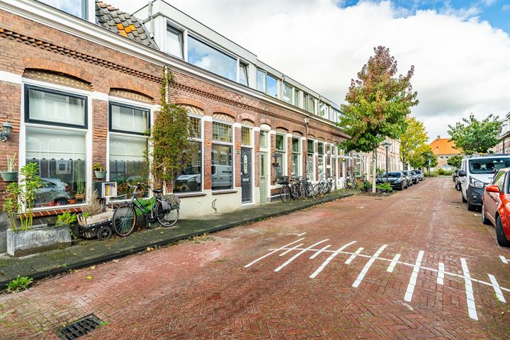 Bekijk foto 48 van Floresstraat 22