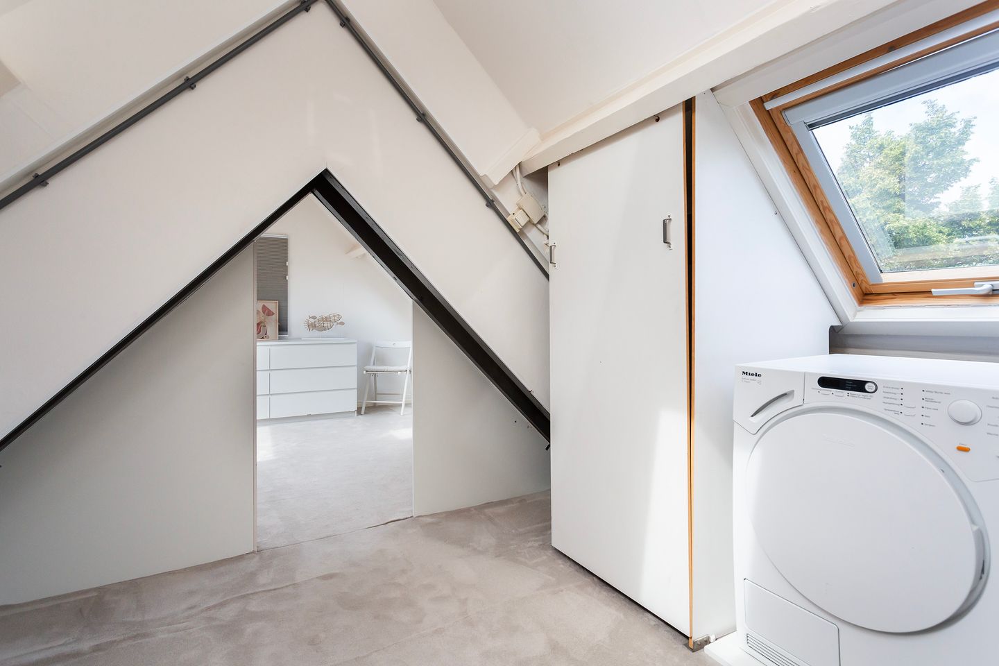 Photo 19 of Adriaen van der Doeslaan 35-B