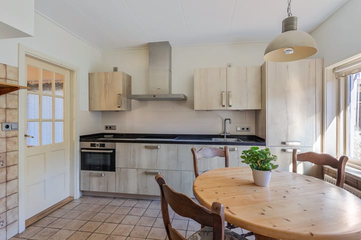 Foto 2 van Trompstraat 3