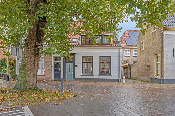 View photo 7 of Raadhuisstraat 49