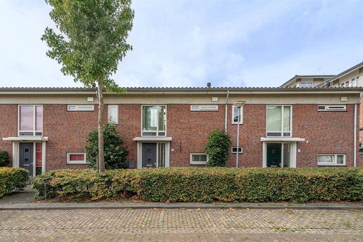 Bekijk foto 1 van Van Oldenbarneveltstraat 4