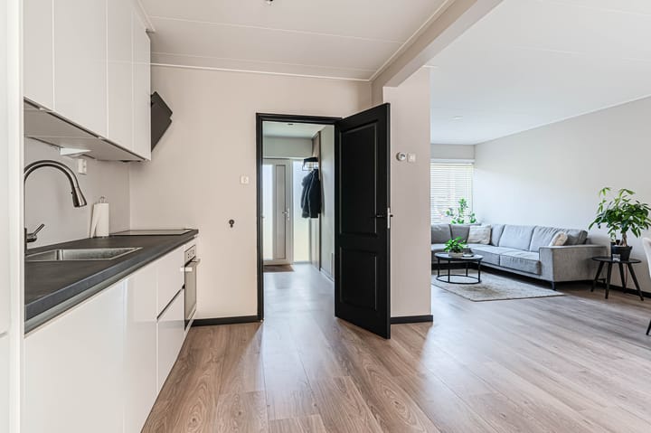 Photo 12 of Troelstrastraat 20