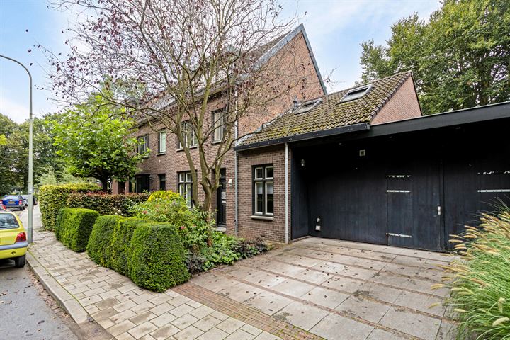 Bekijk foto 40 van Heukelstraat 25