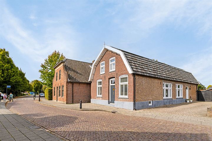 Bekijk foto 77 van Schoolstraat 26