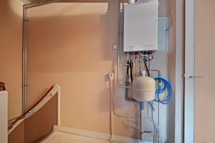 Photo 21 of Julianalaan 92-A