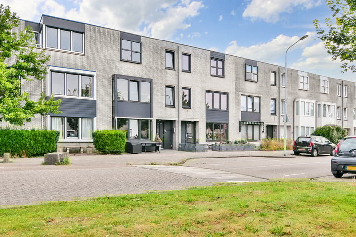 Foto 2 van Reina Prinsen Geerligsdreef 61