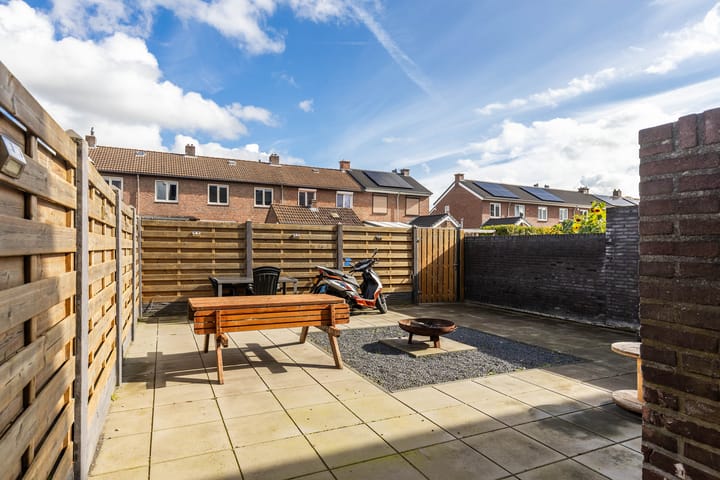 Foto 2 van Woeringenstraat 35