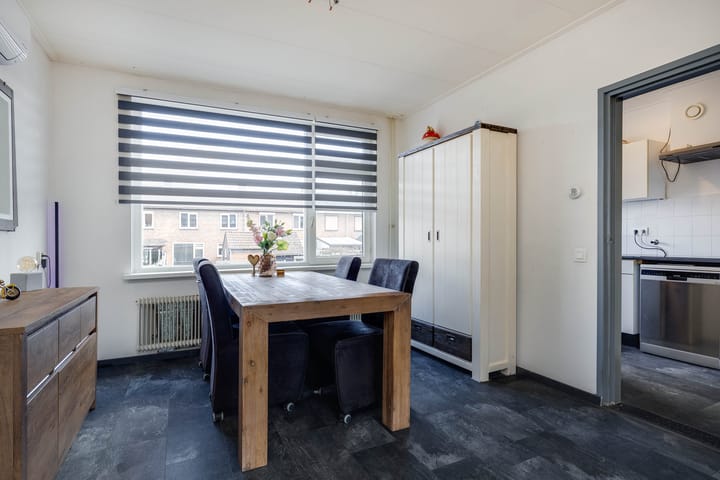 Foto 15 van Woeringenstraat 35