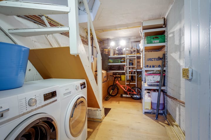 Foto 21 van Woeringenstraat 35