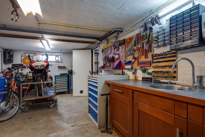 Foto 25 van Woeringenstraat 35