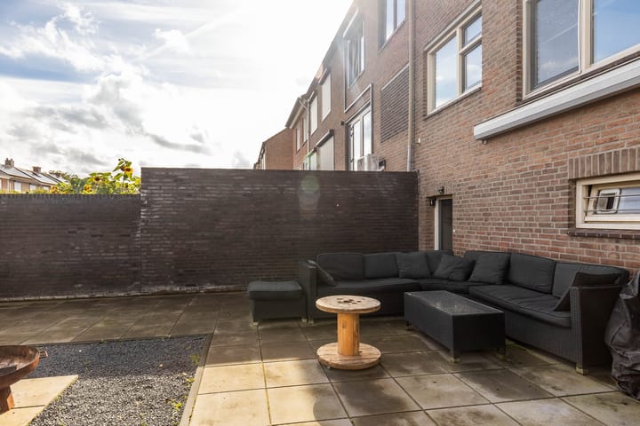 Foto 26 van Woeringenstraat 35