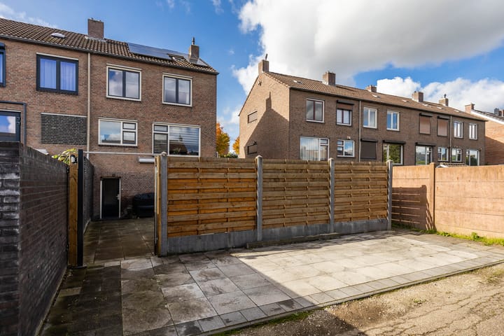 Foto 29 van Woeringenstraat 35