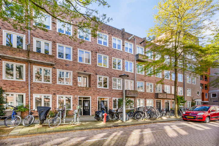 Bekijk foto 32 van Van Spilbergenstraat 83-H