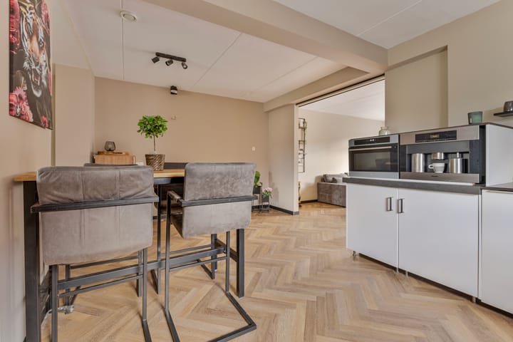 Photo 9 of Burg v Roijenstr Oost 234-A