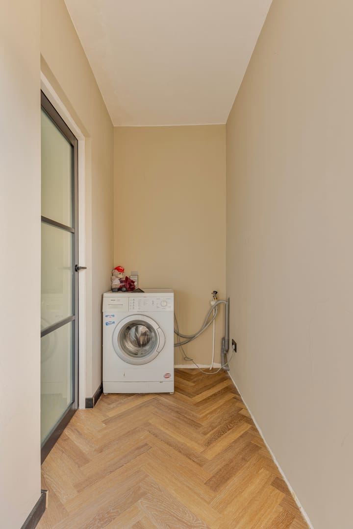 Photo 10 of Burg v Roijenstr Oost 234-A