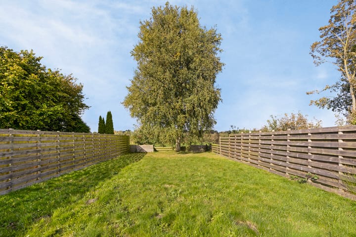 Photo 13 of Burg v Roijenstr Oost 234-A