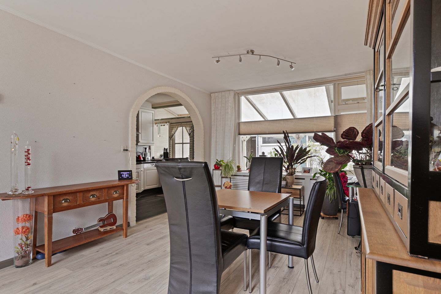 Photo 14 of Zeestraat 120