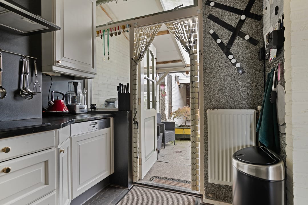 Photo 37 of Zeestraat 120