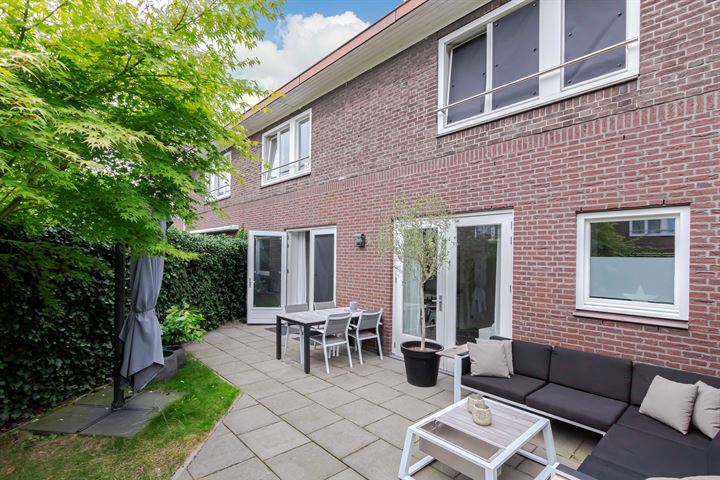 Bekijk foto 25 van Lodewijk de Bisschopstraat 6