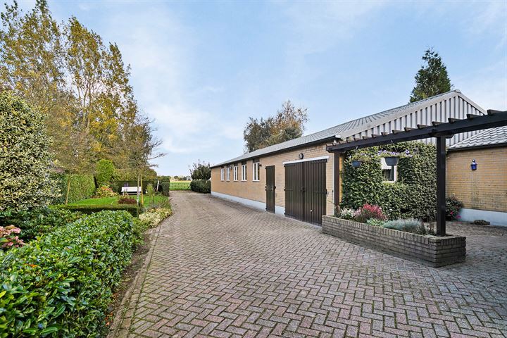 View photo 40 of Heusdenseweg 8