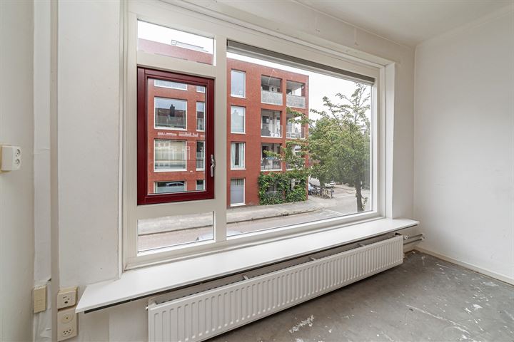 Bekijk foto 16 van Louis Couperusstraat 9-1