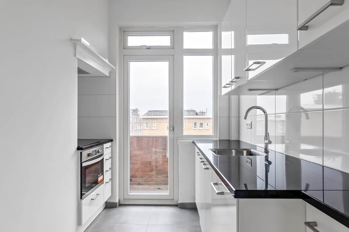 Foto 15 van Zeeruststraat 242