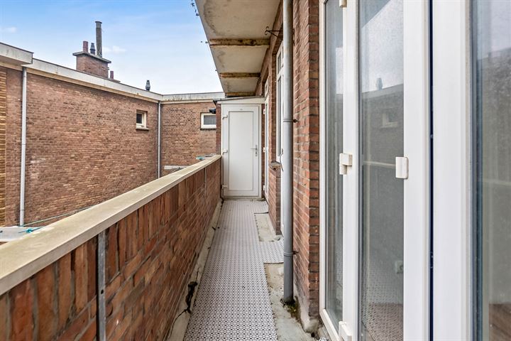 View photo 27 of Zeeruststraat 242