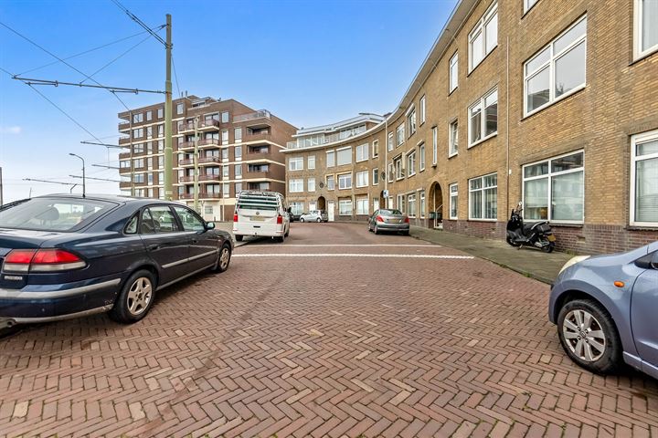 View photo 35 of Zeeruststraat 242