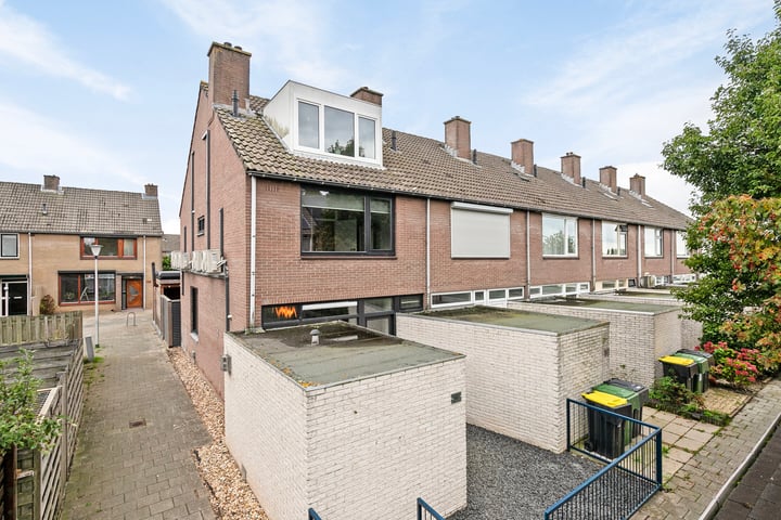 View photo 3 of Nassaustraat 127