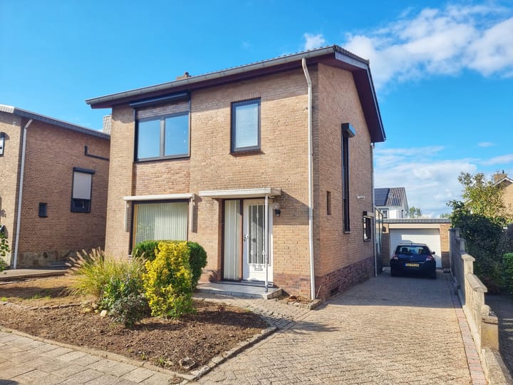 Photo 1 of Persoonstraat 42