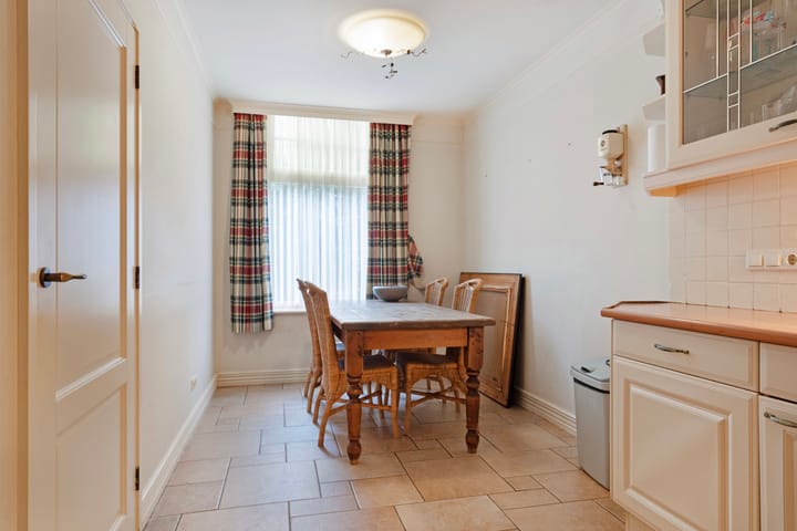 Foto 12 van Houtse Parallelweg 112