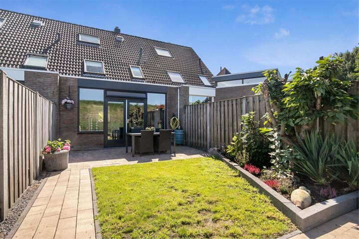 View photo 36 of Roosendaelweg 17