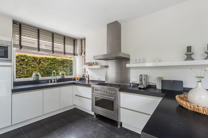 Foto 3 van Romanovhof 25