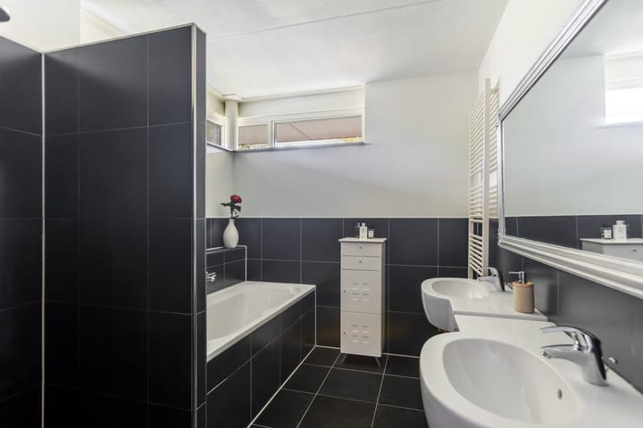 Foto 6 van Romanovhof 25