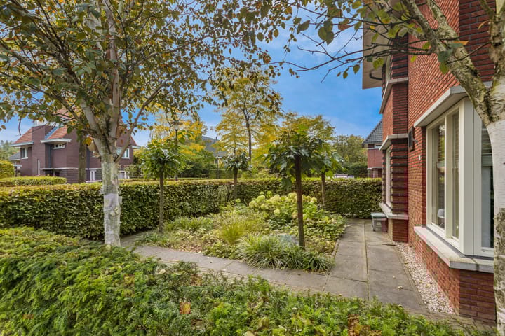 Foto 13 van Romanovhof 25