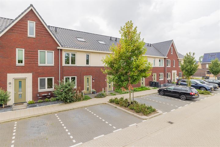 View photo 42 of Ireen Wüststraat 48