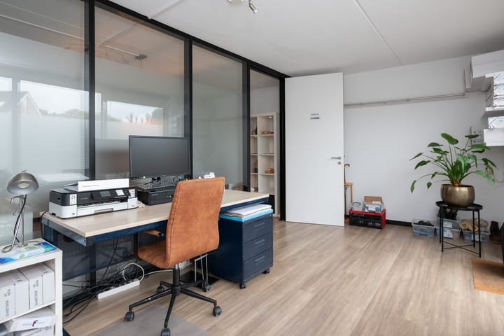 Foto 11 van Raadhuisplein 12