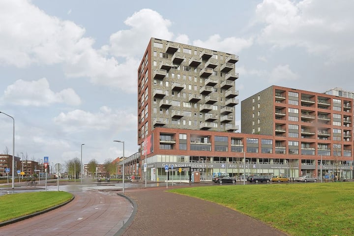 View photo 1 of Burgemeester van Stamplein 314