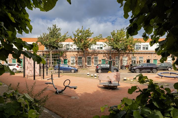 Bekijk foto 27 van Adriaan Loosjesstraat 55