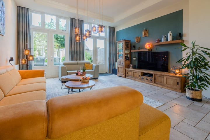 Photo 11 of Zuidsingel 36