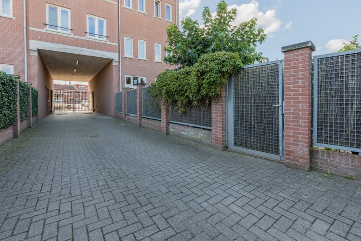 Bekijk foto 49 van Zuidsingel 36