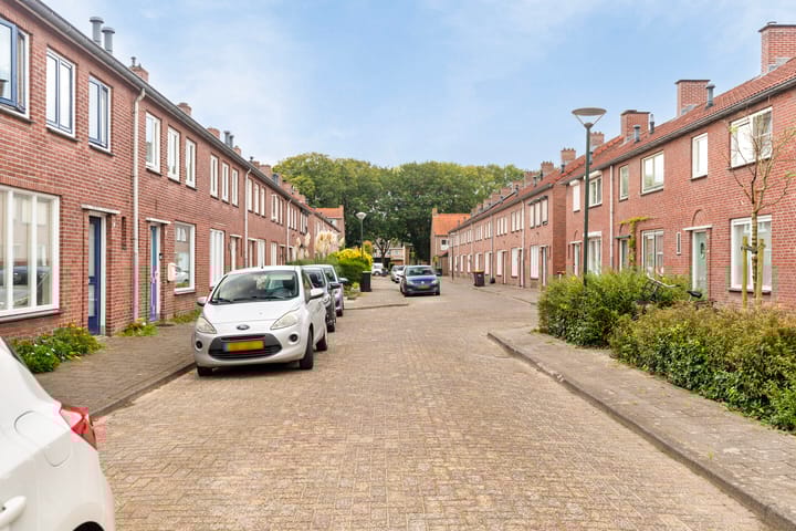 Foto 26 van Pinksterbloemstraat 11