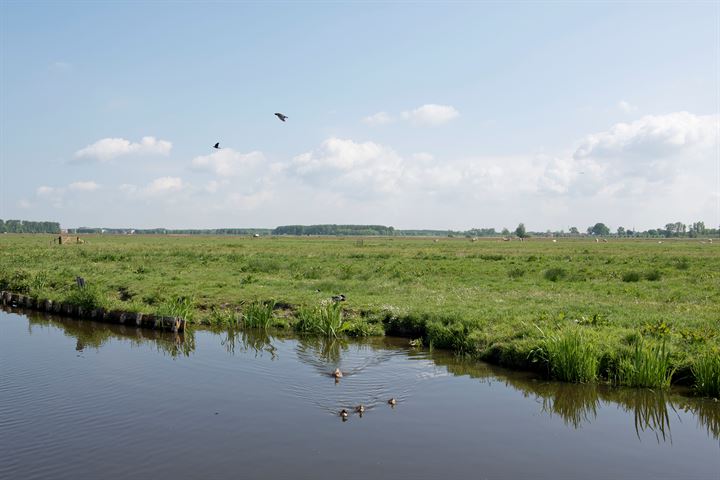 Bekijk foto 34 van Meeuwenstraat 57