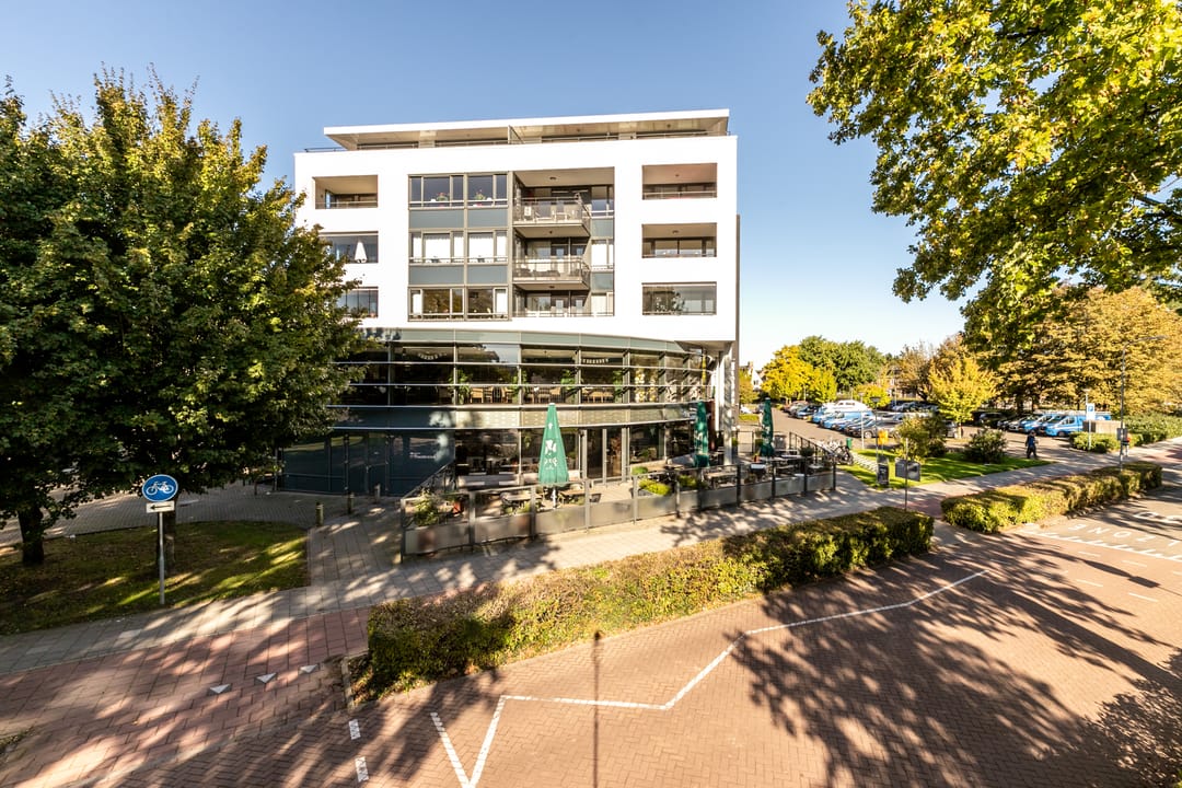 Foto 1 van IJshof 10