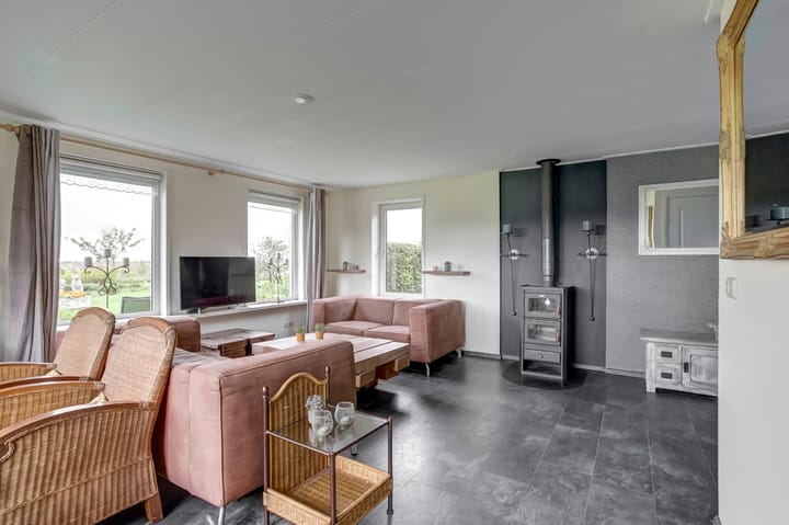 Photo 7 of Westernijtsjerk 8