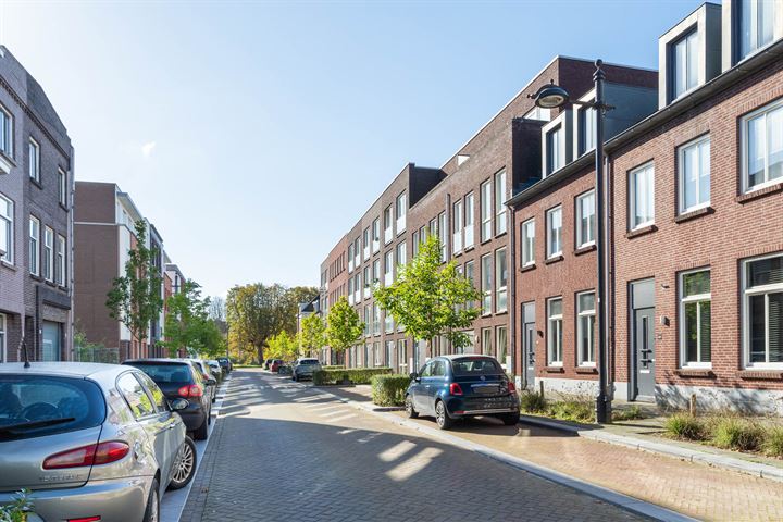 Bekijk foto 35 van Menno van Coehoornstraat 47