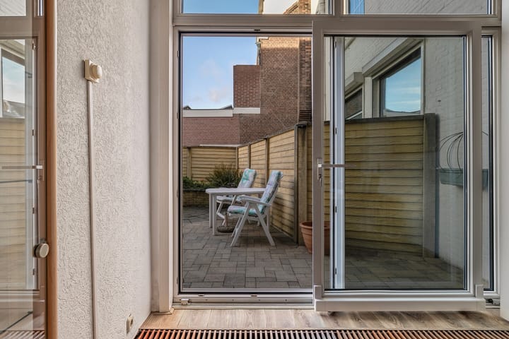 Photo 12 of Vondellaan 63