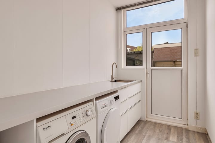 Photo 13 of Vondellaan 63