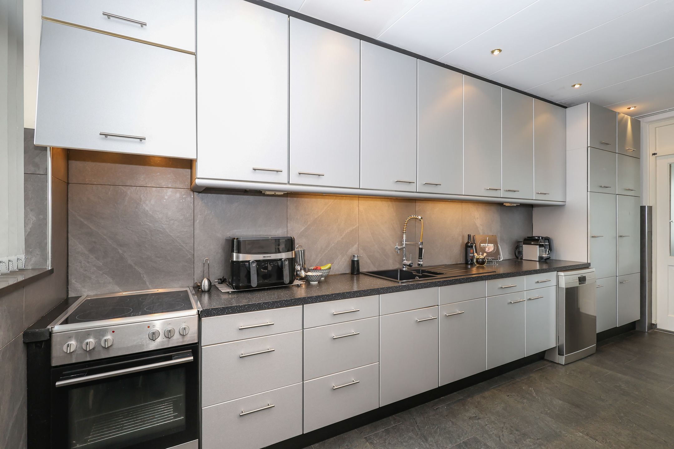 Photo 3 of Stationsweg 39