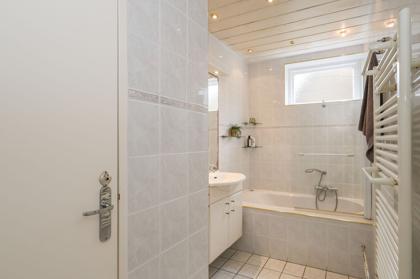 Photo 34 of Stationsweg 39